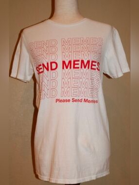 Men's Memes shirt size small tshirt